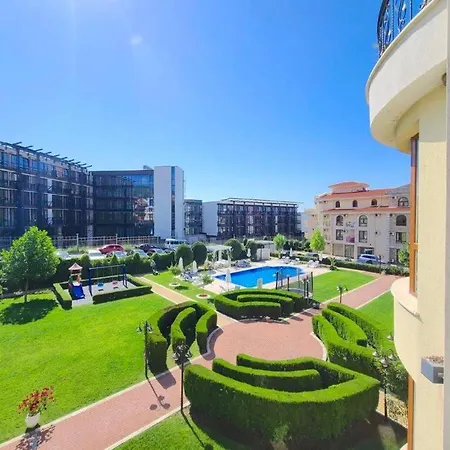 Royal Bay Alex Апартамент Свети Влас